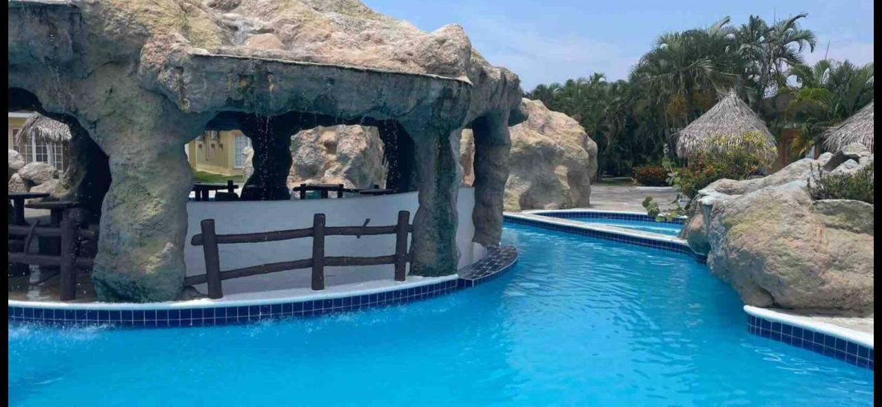 Villa De Ali In Palma Real La Ceiba Exterior foto